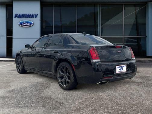 2023 Chrysler 300 S