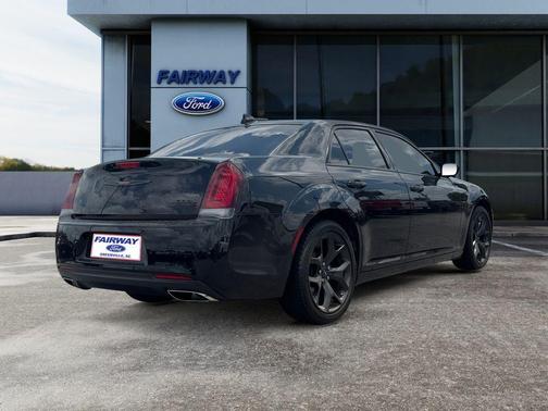 2023 Chrysler 300 S
