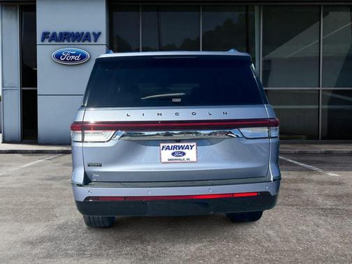 Chroma Crystal Blue Metallic 2022 Lincoln Navigator L Black Label