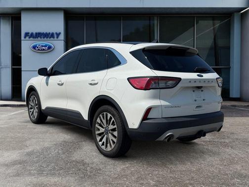 2020 Ford Escape Titanium