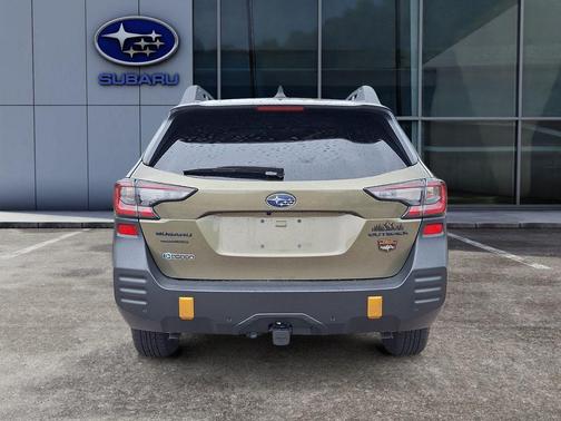 Autumn Green Metallic 2025 Subaru Outback Wilderness