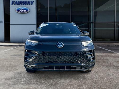 2025 Volkswagen Tiguan 2.0T SE R-Line Black