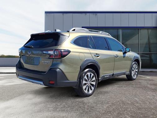 2025 Subaru Outback Touring