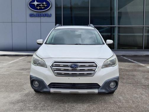 Crystal White Pearl 2016 Subaru Outback 3.6R Limited