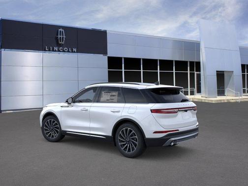 Crystal White Metallic 2026 Lincoln Corsair Reserve