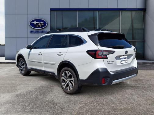 Crystal White Pearl 2021 Subaru Outback Limited XT