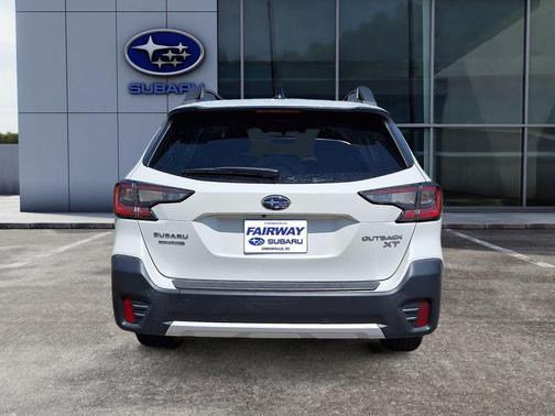 Crystal White Pearl 2021 Subaru Outback Limited XT