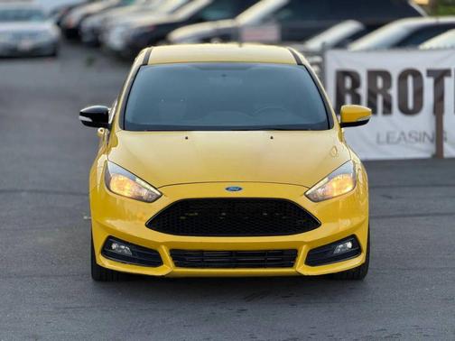 2017 Ford Focus ST 