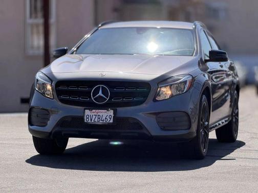 Gray 2018 Mercedes-Benz GLA 250 Base