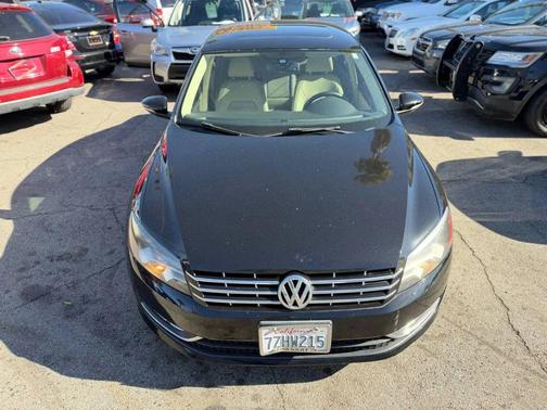 2012 Volkswagen Passat 2.5 SEL Premium