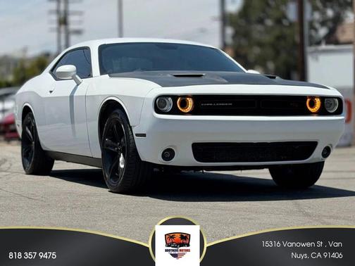 White Knuckle Clearcoat 2017 Dodge Challenger R/T