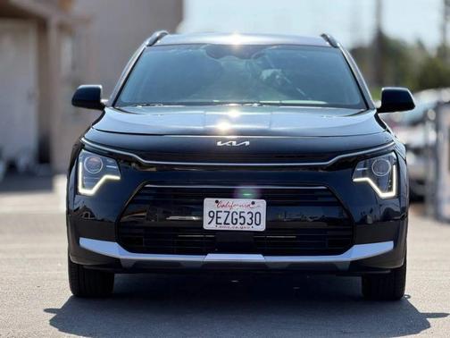 Aurora Black Pearl 2023 Kia Niro EX