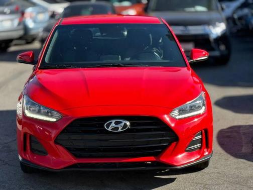 2019 Hyundai Veloster 2