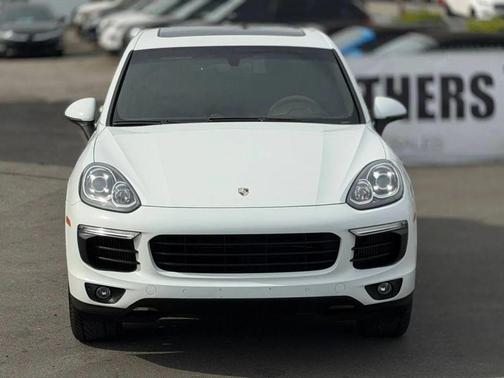 2016 Porsche Cayenne Cayenne