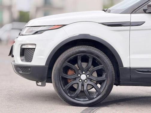 White 2017 Land Rover Range Rover Evoque SE