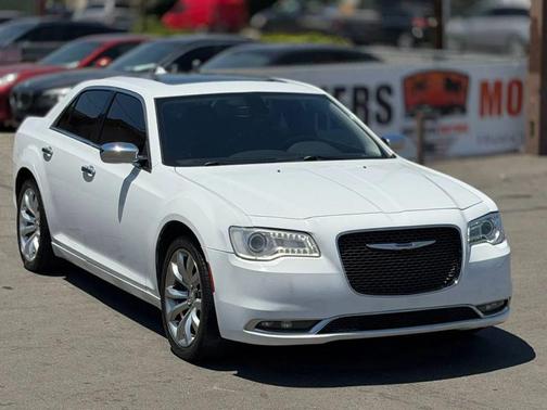 Bright White Clearcoat 2019 Chrysler 300 Limited