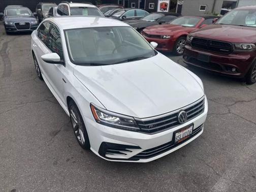 2017 Volkswagen Passat 1.8T R-Line w/Comfort