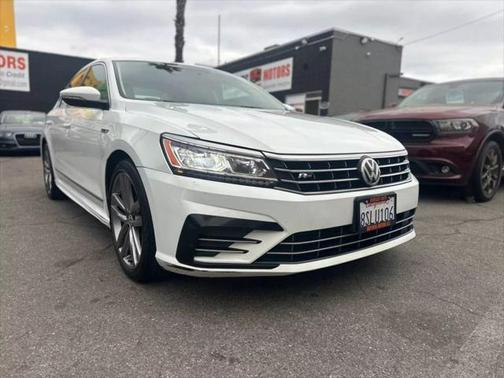 2017 Volkswagen Passat 1.8T R-Line w/Comfort