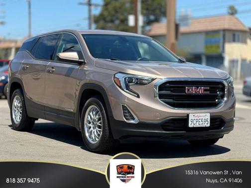 Gold 2018 GMC Terrain SLE