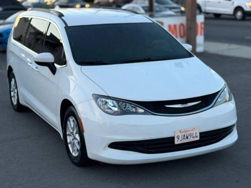 2020 Chrysler Voyager LXI