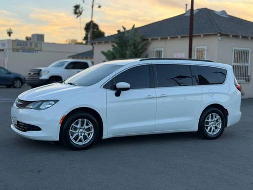 2020 Chrysler Voyager LXI