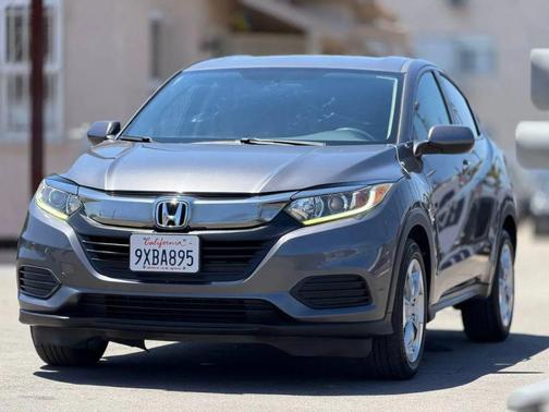 Modern Steel Metallic 2019 Honda HR-V LX