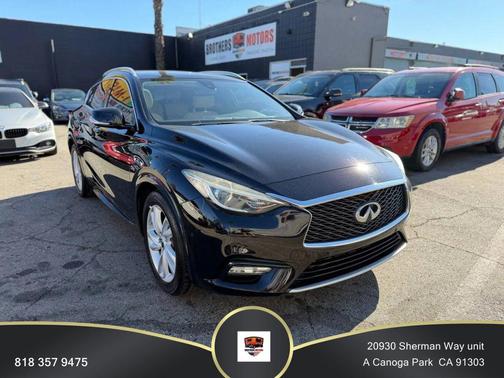 2018 INFINITI QX30 Premium