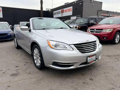 2012 Chrysler 200 Touring