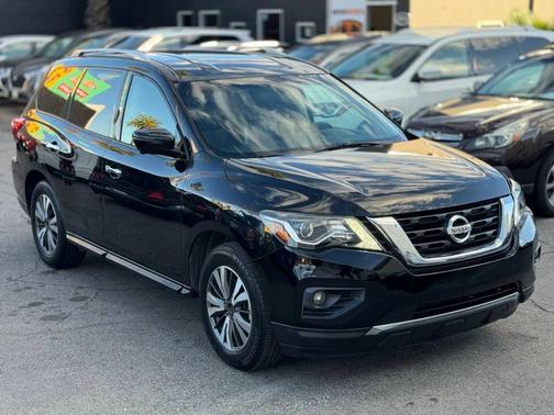 2017 Nissan Pathfinder SL