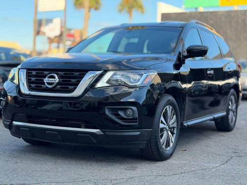 2017 Nissan Pathfinder SL