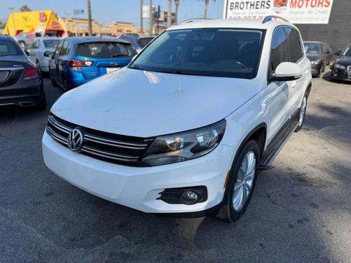 2014 Volkswagen Tiguan 2.0T SE 4MOTION