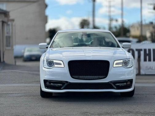 2016 Chrysler 300 Limited