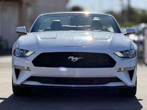 Oxford White 2018 Ford Mustang EcoBoost Premium