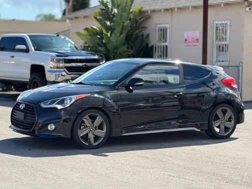 Ultra Black Pearl 2015 Hyundai Veloster Turbo