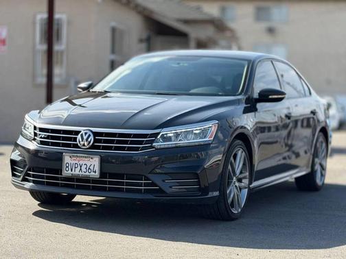 2018 Volkswagen Passat 2.0T R-Line