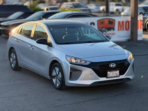 2018 Hyundai IONIQ Hybrid Blue
