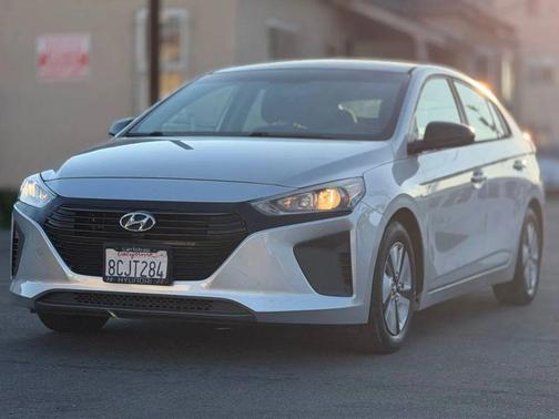 2018 Hyundai IONIQ Hybrid Blue