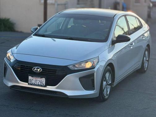 2018 Hyundai IONIQ Hybrid Blue