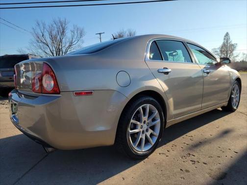 Photo 3 of 32 of 2008 Chevrolet Malibu LTZ