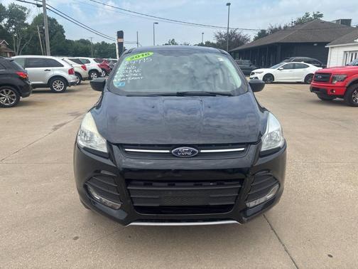 Black 2016 Ford Escape SE