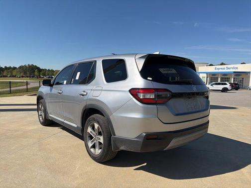 Lunar Silver Metallic 2023 Honda Pilot 2WD EX-L 7 Passenger