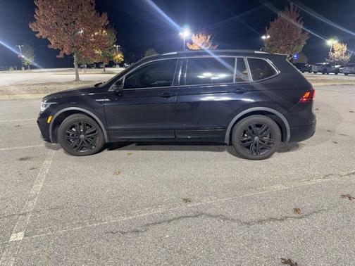 2022 Volkswagen Tiguan 2.0T SE R-Line Black