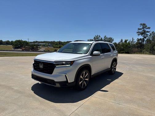 Platinum White Pearl 2023 Honda Pilot AWD Elite