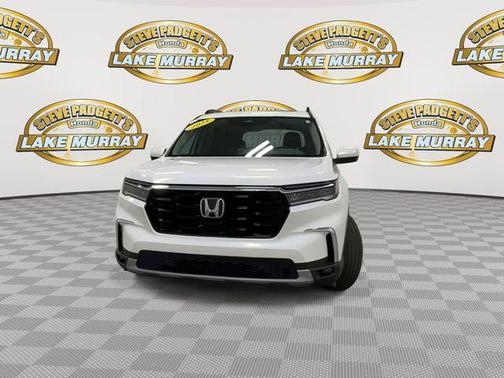 Platinum White 2025 Honda Pilot Touring 8-Passenger