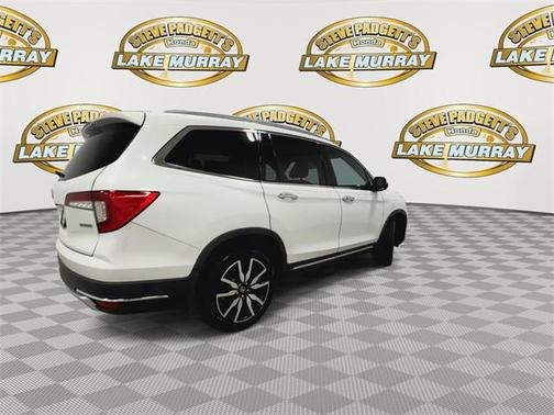 2022 Honda Pilot Touring 8-Passenger