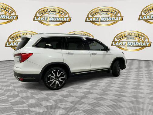 -Select- 2022 Honda Pilot Touring 8-Passenger
