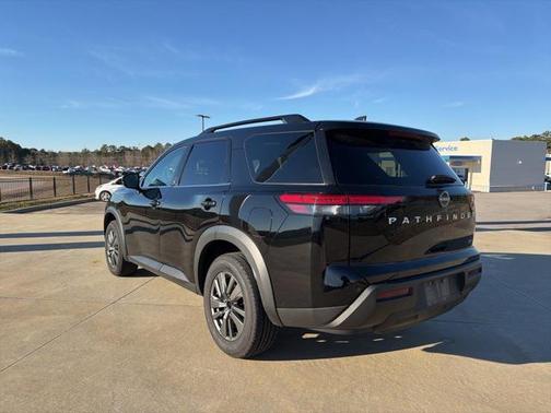 2024 Nissan Pathfinder SV FWD