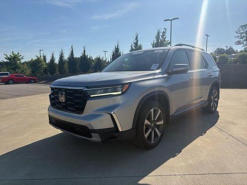 Lunar Silver Metallic 2024 Honda Pilot Touring 8-Passenger