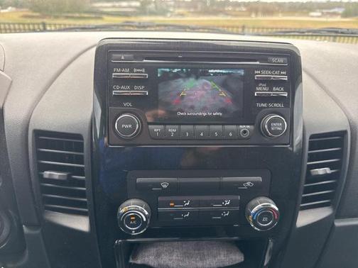 2014 Nissan Titan SV