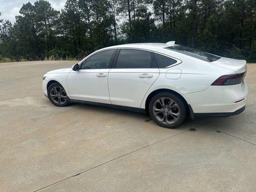 Platinum White 2023 Honda Accord EX